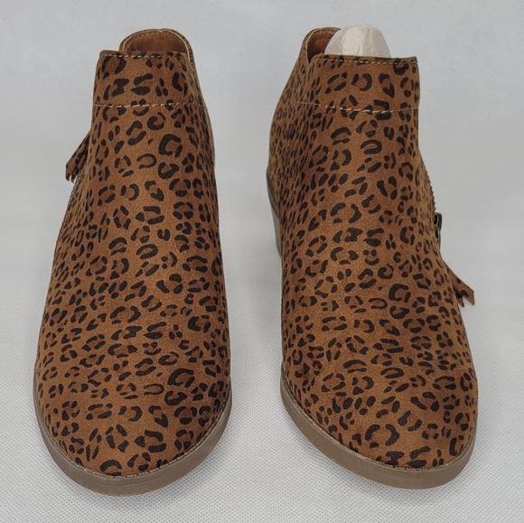 Time and Tru Leopard Booties - Picture 2 of 7
